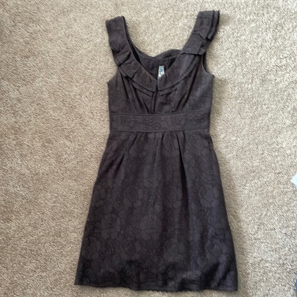 Mauve brand grayish purple dress with beautiful details - Picture 1 of 4